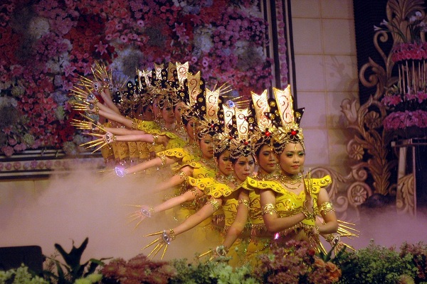 5 tarian tradisional indonesia yang sangat populer dan unik Tarian tradisional indonesia