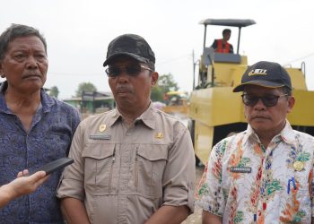 Wakil bupati toba tinjau rekonstruksi jalan soposurung–hinalang dan sibodiala–gurgur Wakil bupati toba tinjau rekonstruksi jalan soposurung–hinalang dan sibodiala–gurgur