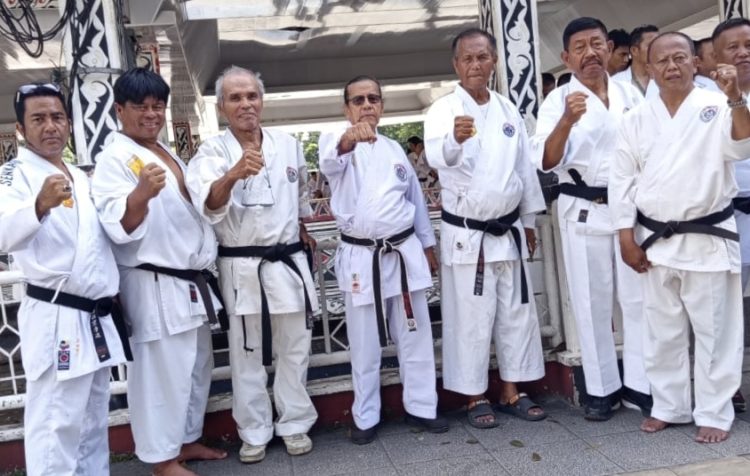 Pengcab tako simalungun gelar ukt sabuk hitam diikuti karateka dari 12 daerah se sumut dan sumbar Konsep otomatis