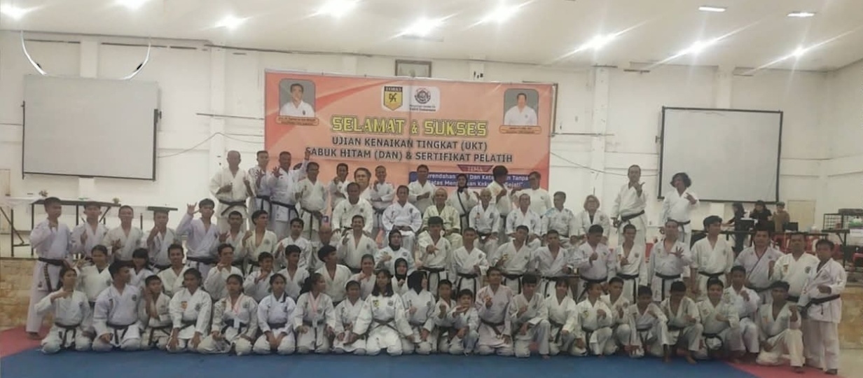 Pengcab tako simalungun gelar ukt sabuk hitam diikuti karateka dari 12 daerah se sumut dan sumbar Pengcab tako simalungun gelar ukt sabuk hitam diikuti karateka dari 12 daerah se sumut dan sumbar