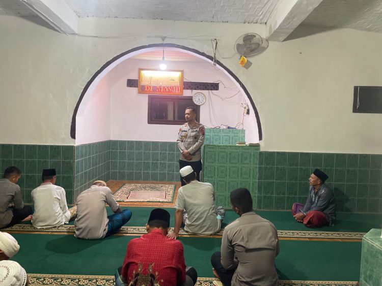 Subuh keliling, brimob sumut hadir berikan rasa aman dan perkuat kedekatan dengan masyarakat Subuh keliling, brimob sumut hadir berikan rasa aman dan perkuat kedekatan dengan masyarakat